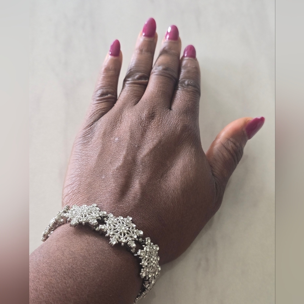 Macy's Snowflakes Silver Bracelet Rhinestones Women New Holiday